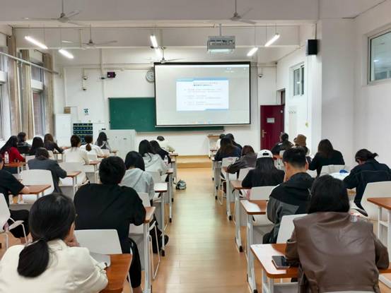 说明: 4e0f3a82eb903463cfda73ed24261b1